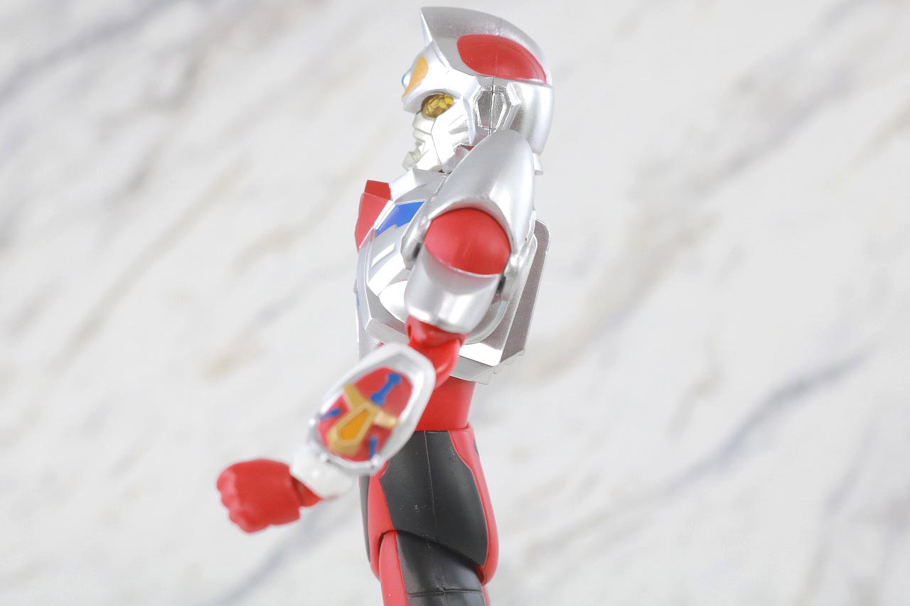 HAF　Hero Action Figure　グリッドマン　レビュー　可動範囲