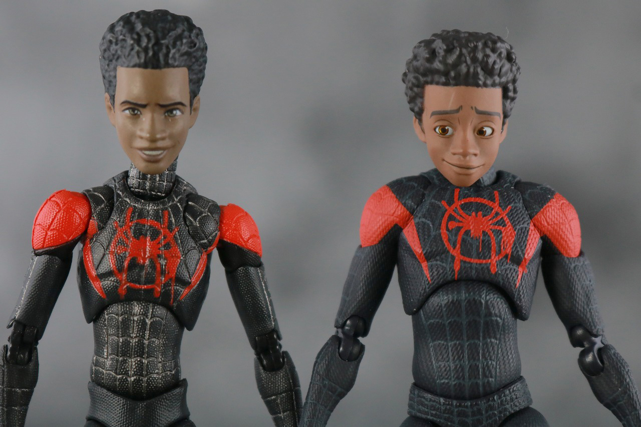 千値練　SVアクション　マイルス・モラレス／スパイダーマン　付属品　素顔ヘッド　MAFEX　比較