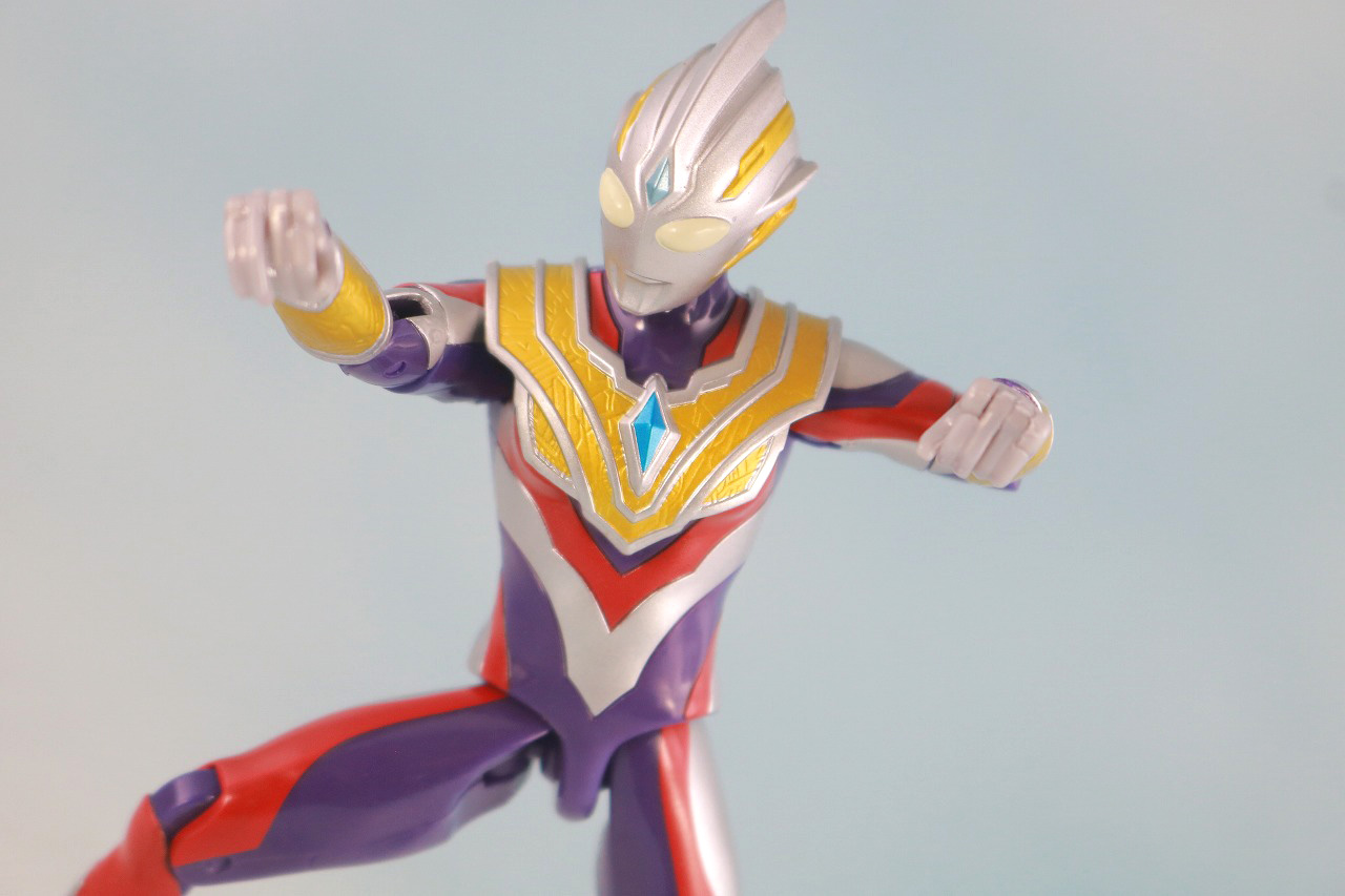 ウルトラアクションフィギュア　ウルトラマントリガー　マルチタイプ　レビュー　アクション