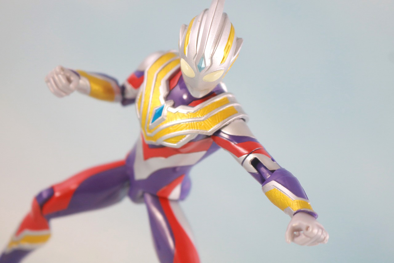 ウルトラアクションフィギュア　ウルトラマントリガー　マルチタイプ　レビュー　アクション