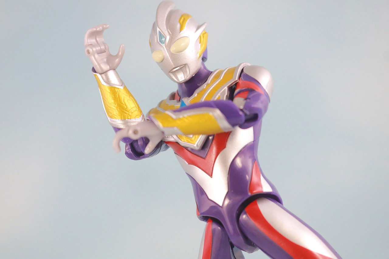 ウルトラアクションフィギュア　ウルトラマントリガー　マルチタイプ　レビュー　アクション