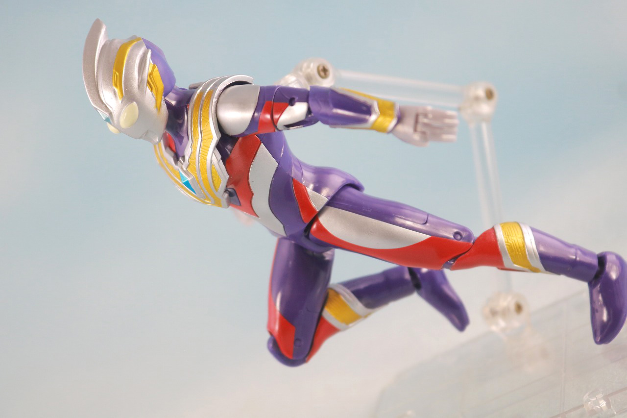 ウルトラアクションフィギュア　ウルトラマントリガー　マルチタイプ　レビュー　アクション