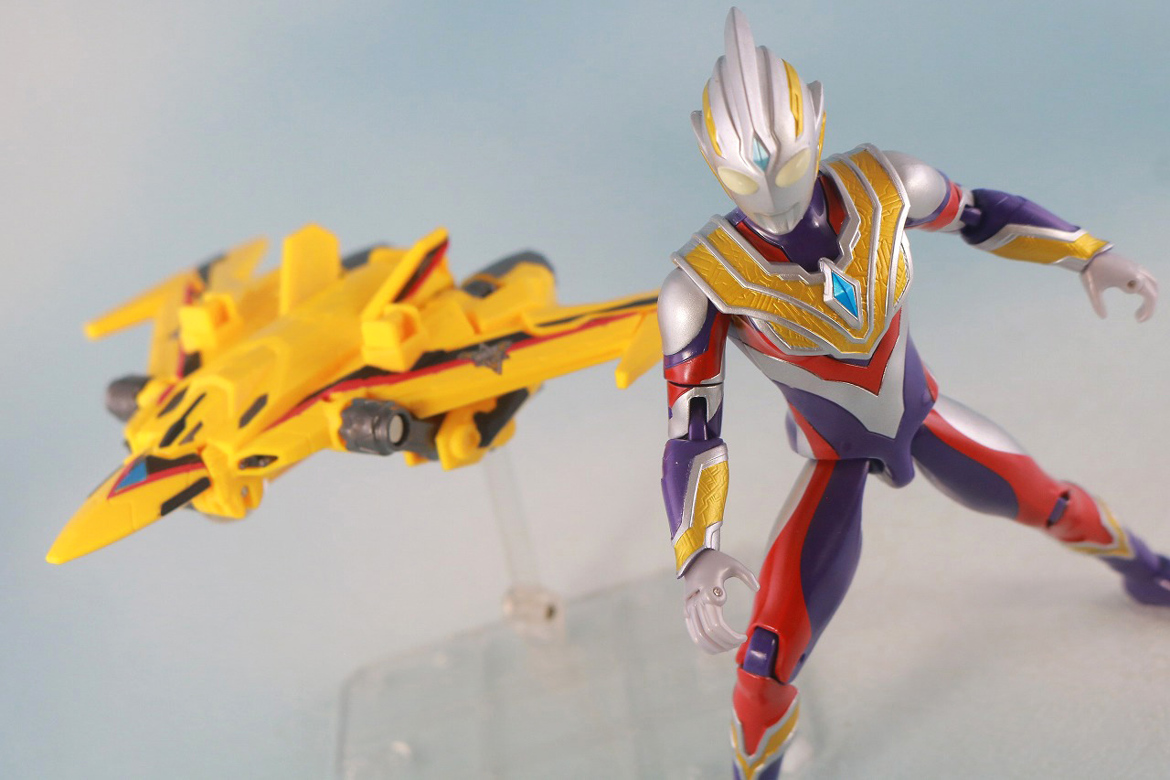 ウルトラアクションフィギュア　ウルトラマントリガー　マルチタイプ　レビュー　アクション　DXガッツファルコン