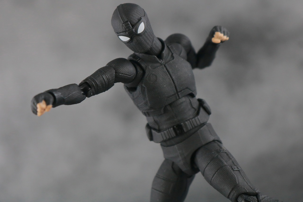 MAFEX　スパイダーマン　ステルス・スーツ　レビュー　アクション