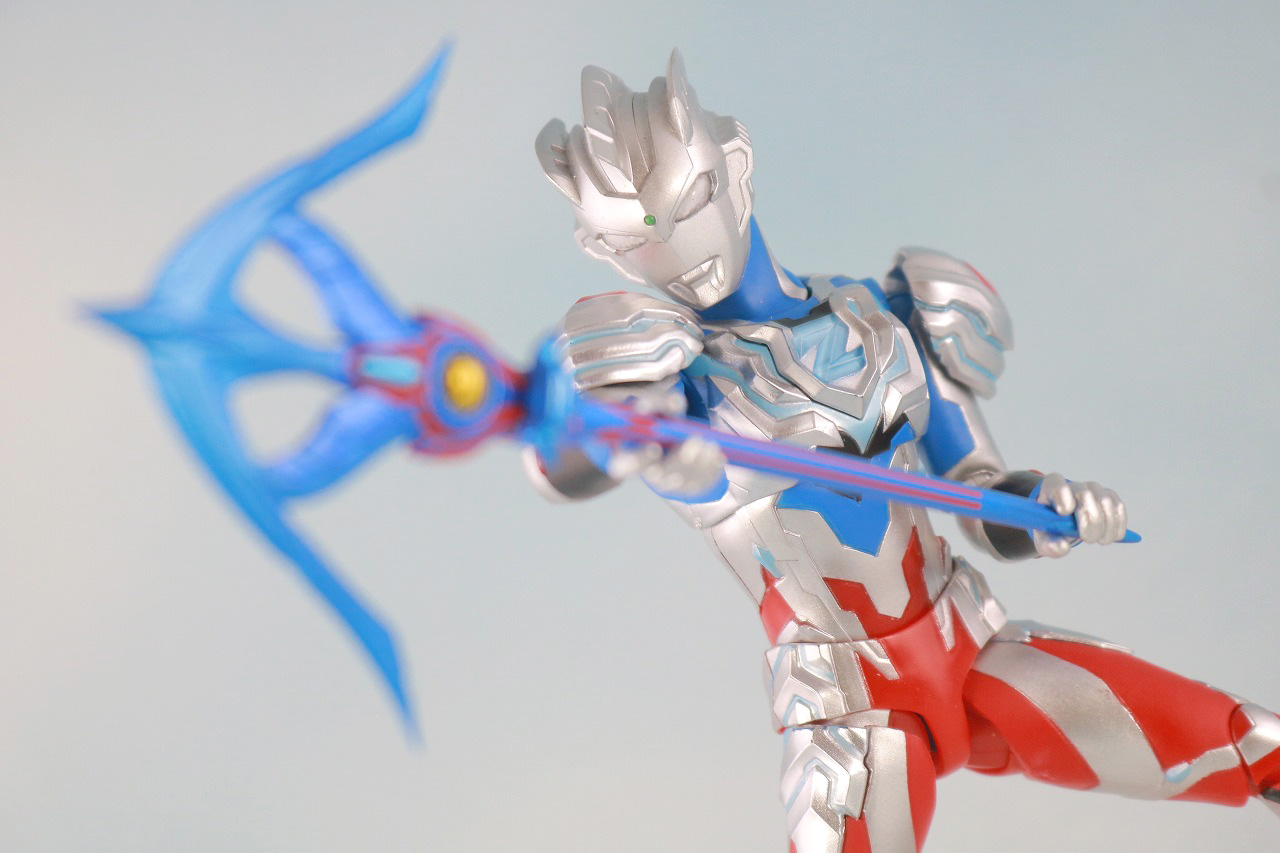 S.H.フィギュアーツ　ウルトラマンゼット　アルファエッジ　ゼットランスアロー　アクション