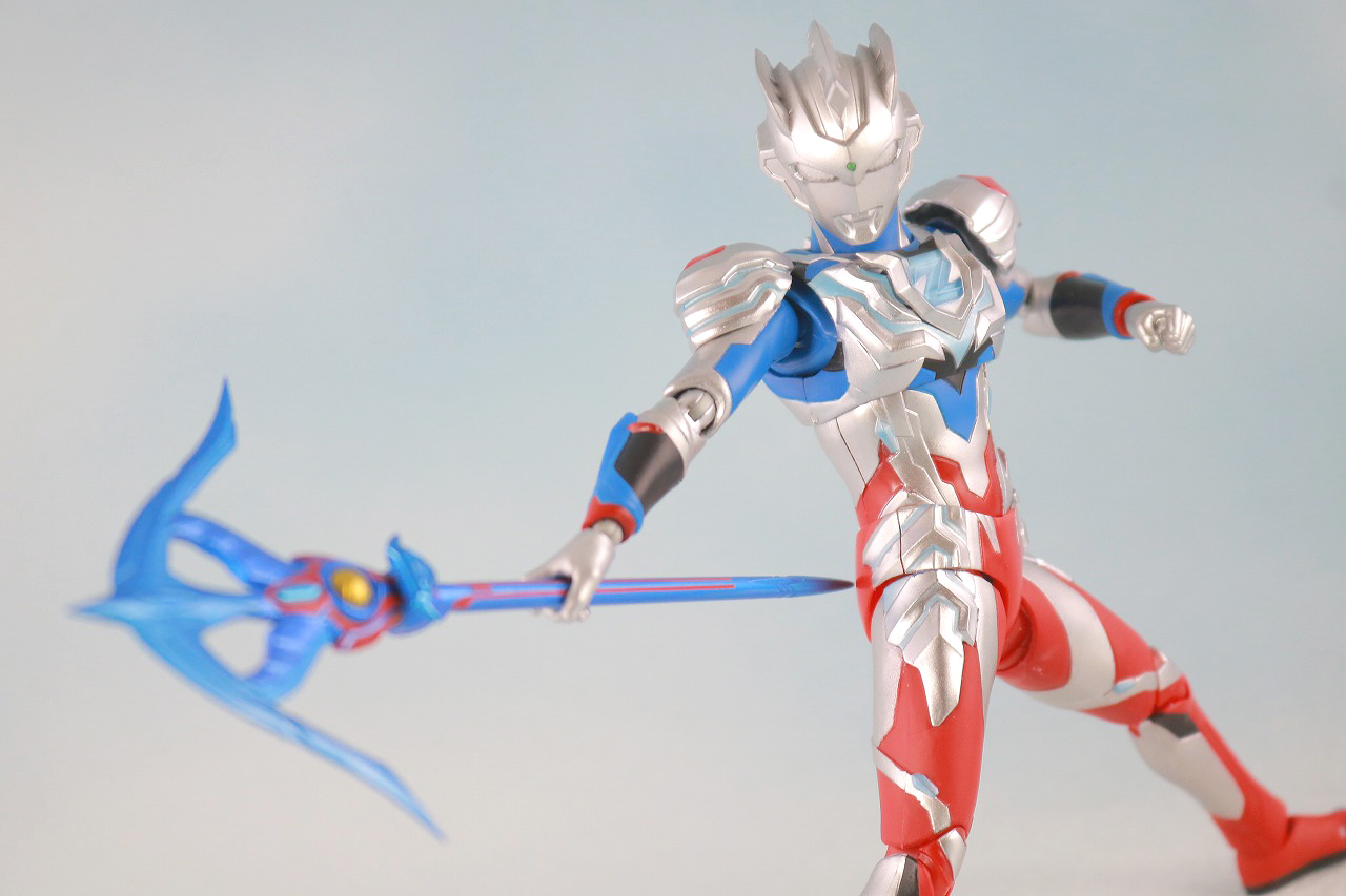 S.H.フィギュアーツ　ウルトラマンゼット　アルファエッジ　ゼットランスアロー　アクション