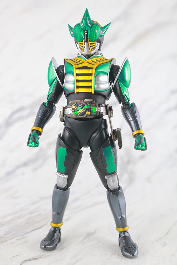 S.H.フィギュアーツ　仮面ライダーゼロノス アルタイルフォーム 真骨彫製法　レビュー　本体