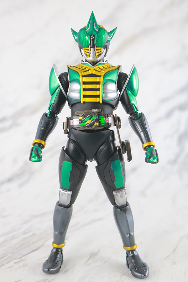 S.H.フィギュアーツ　仮面ライダーゼロノス アルタイルフォーム 真骨彫製法　レビュー　本体