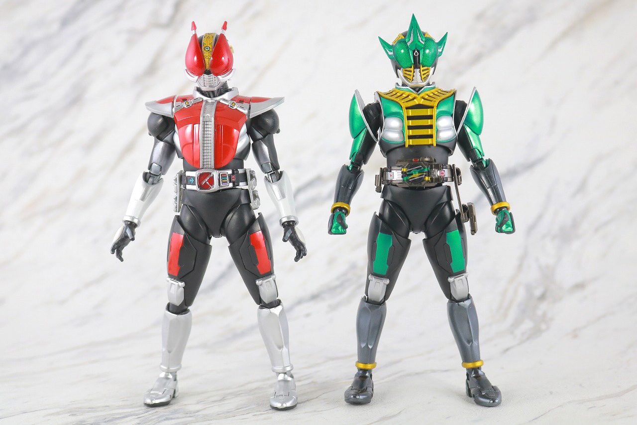 S.H.フィギュアーツ　仮面ライダーゼロノス アルタイルフォーム 真骨彫製法　レビュー　本体　電王　ソードフォーム　比較