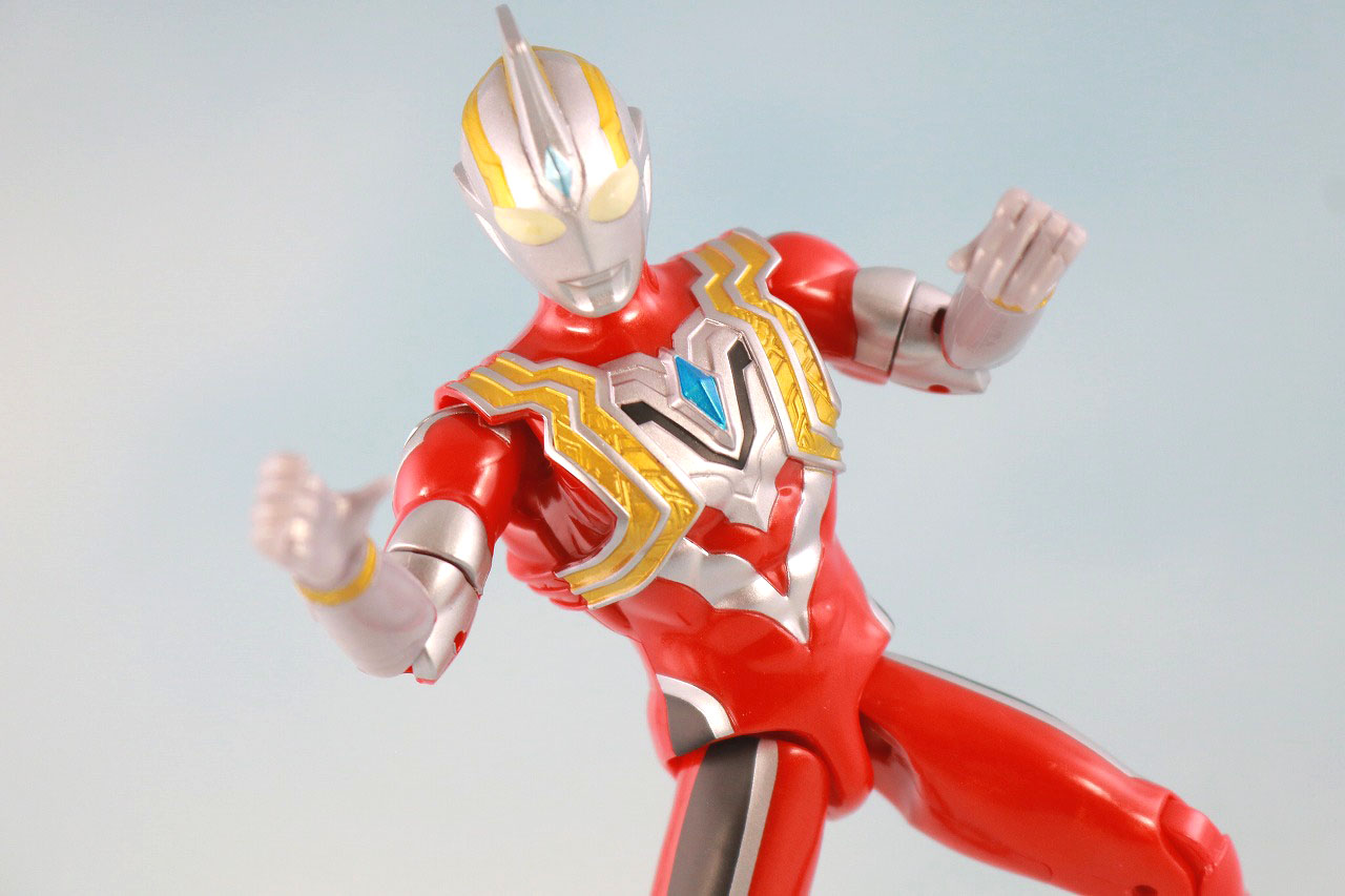 ウルトラアクションフィギュア　ウルトラマントリガー パワータイプ　レビュー　アクション