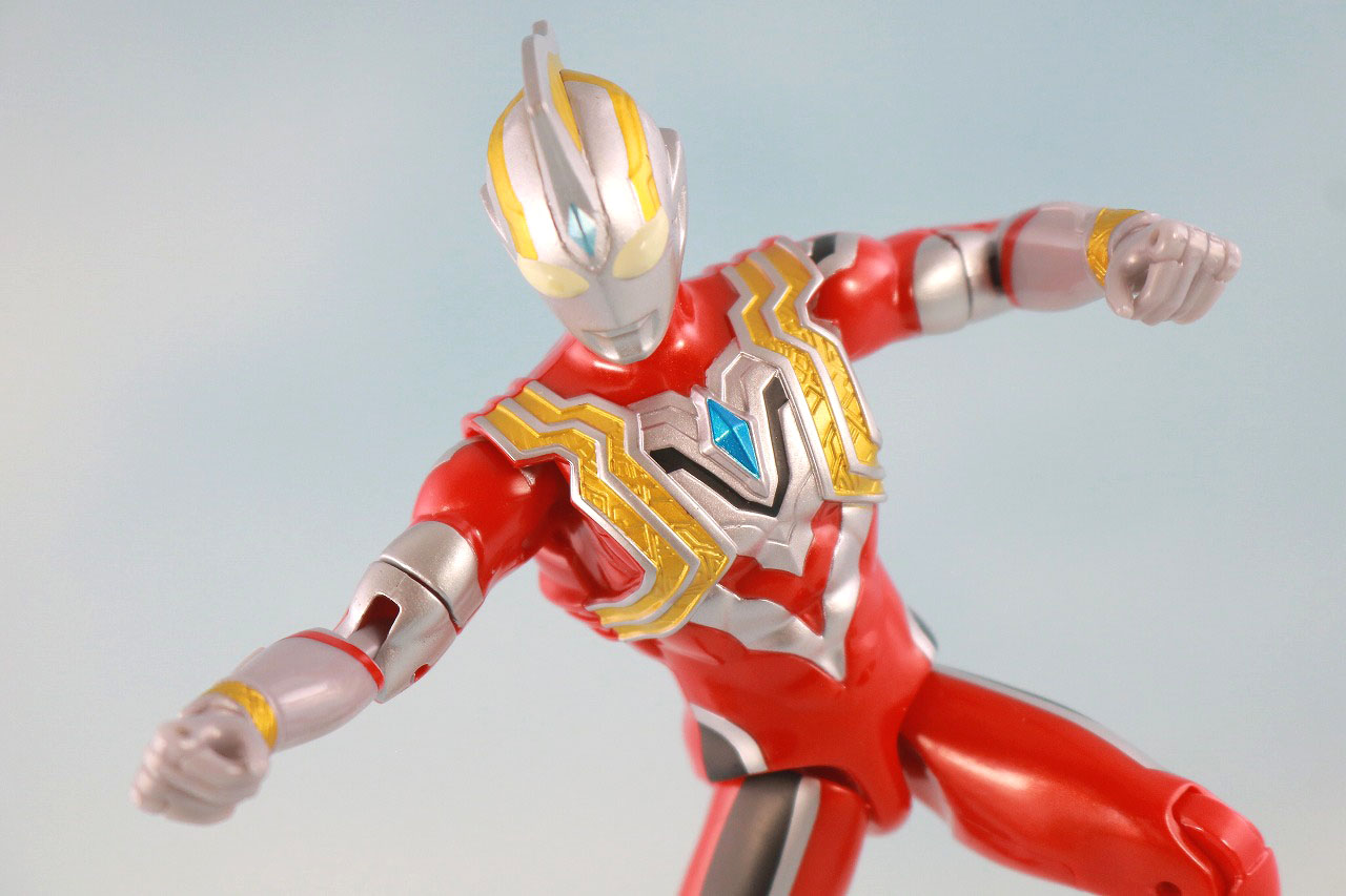 ウルトラアクションフィギュア　ウルトラマントリガー パワータイプ　レビュー　アクション