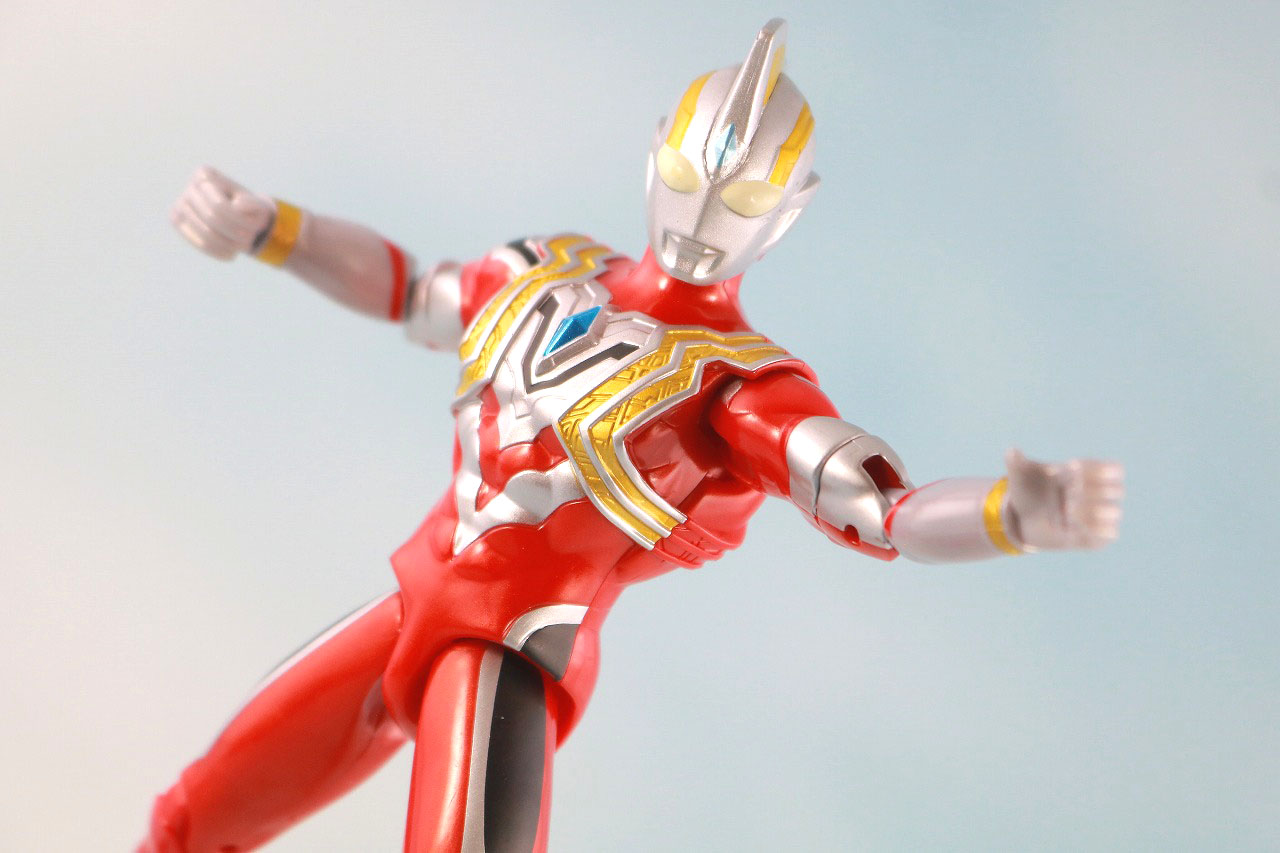 ウルトラアクションフィギュア　ウルトラマントリガー パワータイプ　レビュー　アクション