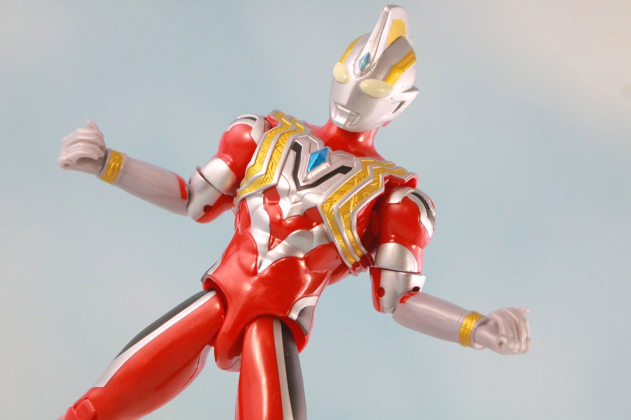 ウルトラアクションフィギュア　ウルトラマントリガー パワータイプ　レビュー　アクション