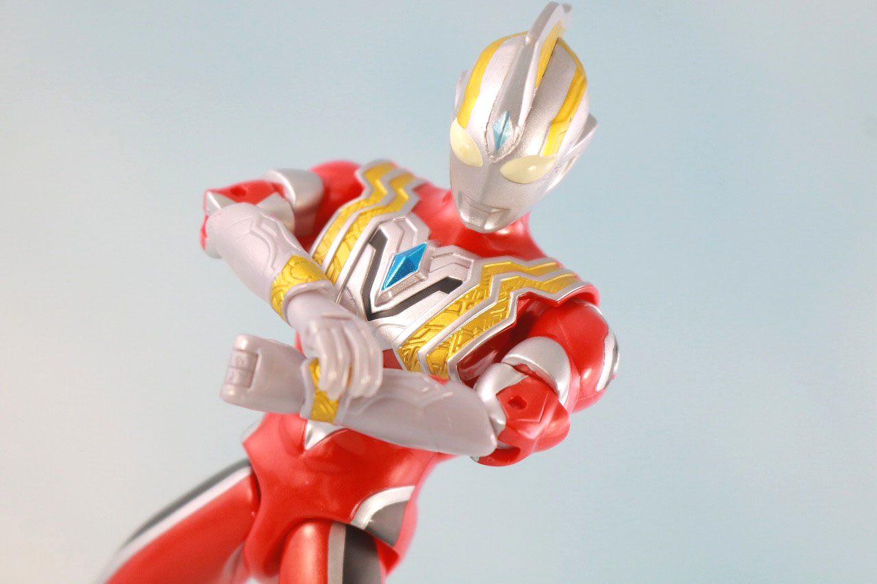 ウルトラアクションフィギュア　ウルトラマントリガー パワータイプ　レビュー　アクション