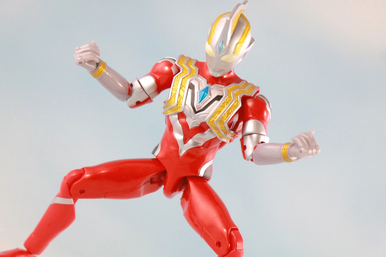 ウルトラアクションフィギュア　ウルトラマントリガー パワータイプ　レビュー　アクション