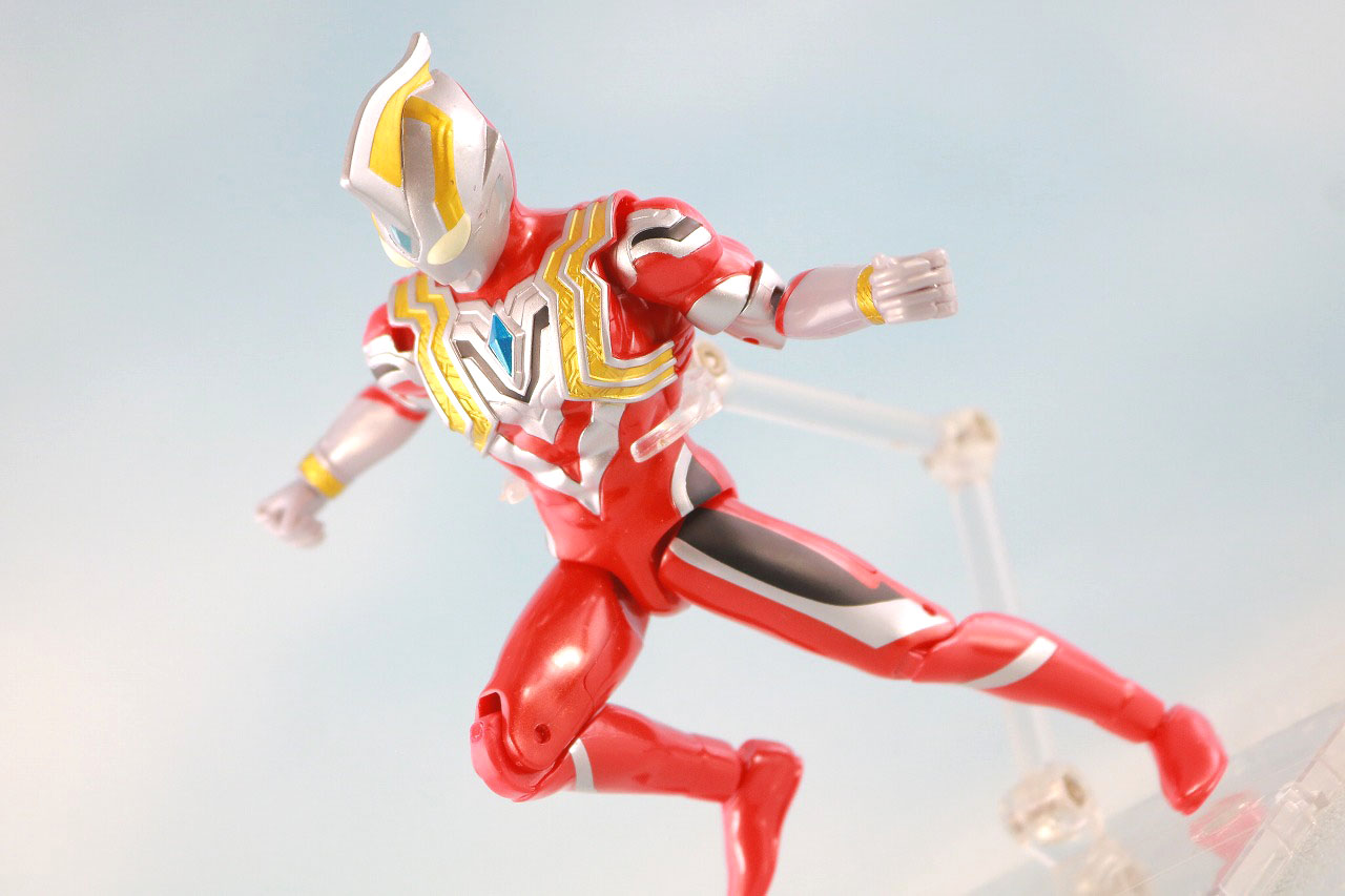 ウルトラアクションフィギュア　ウルトラマントリガー パワータイプ　レビュー　アクション