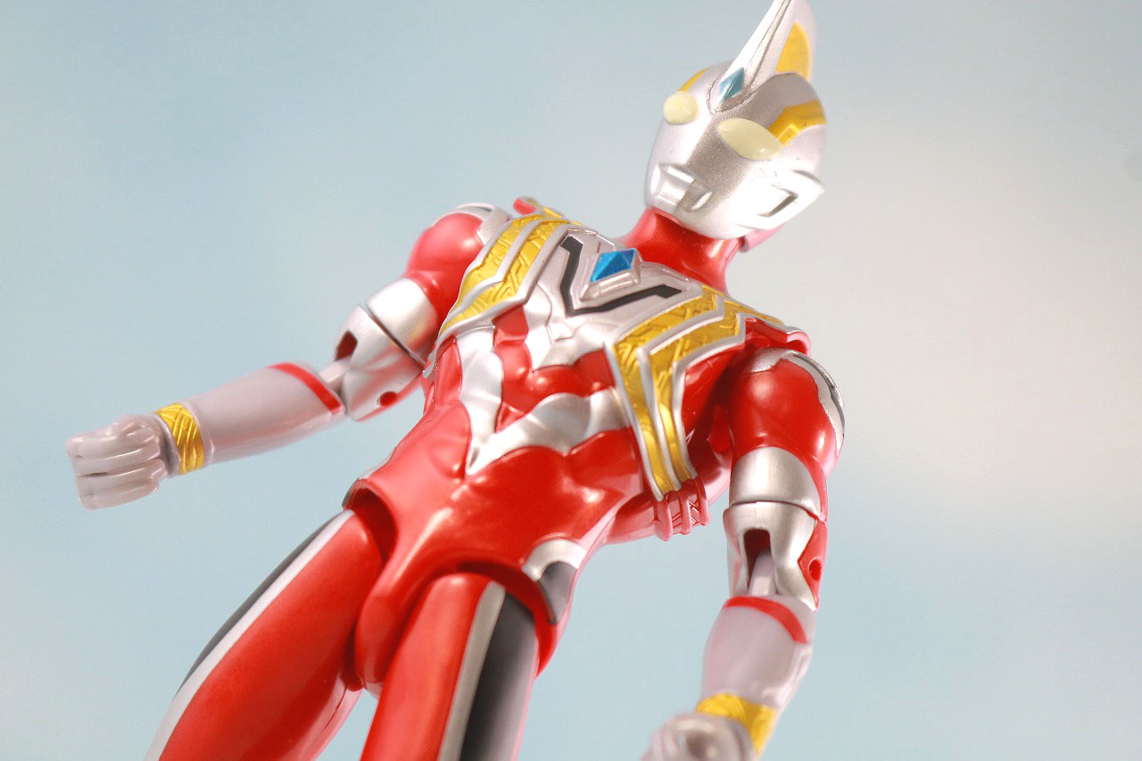 ウルトラアクションフィギュア　ウルトラマントリガー パワータイプ　レビュー　アクション