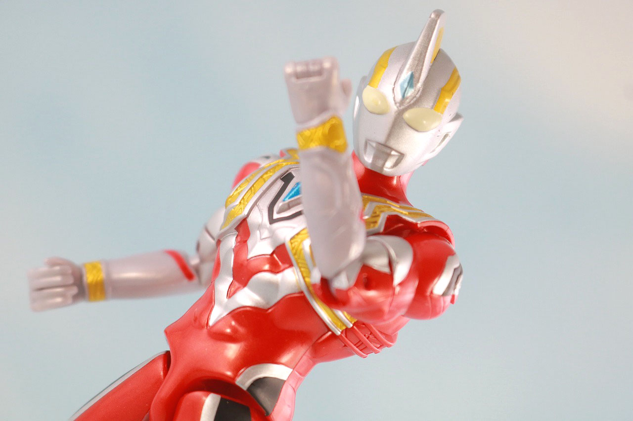 ウルトラアクションフィギュア　ウルトラマントリガー パワータイプ　レビュー　アクション