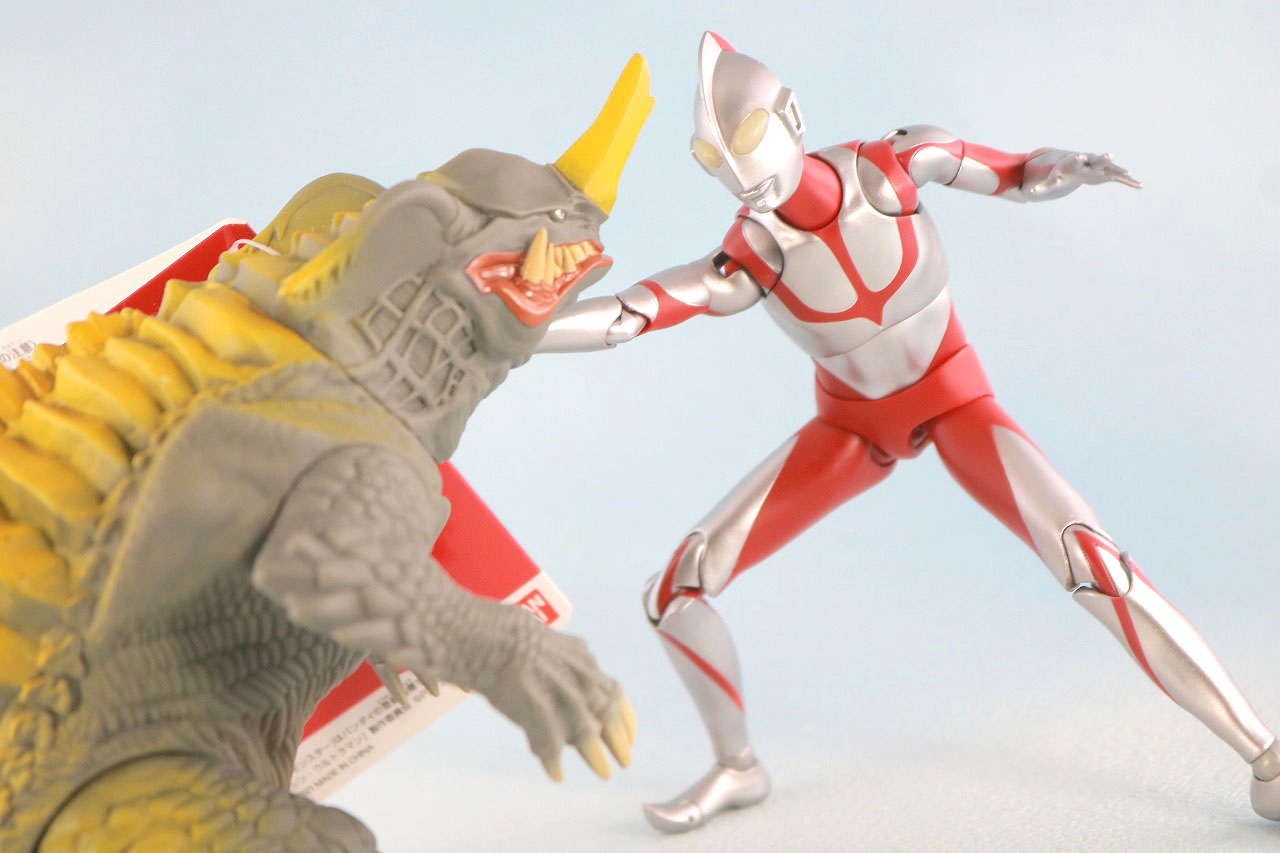 MAFEX　マフェックス　シン・ウルトラマン　レビュー　アクション