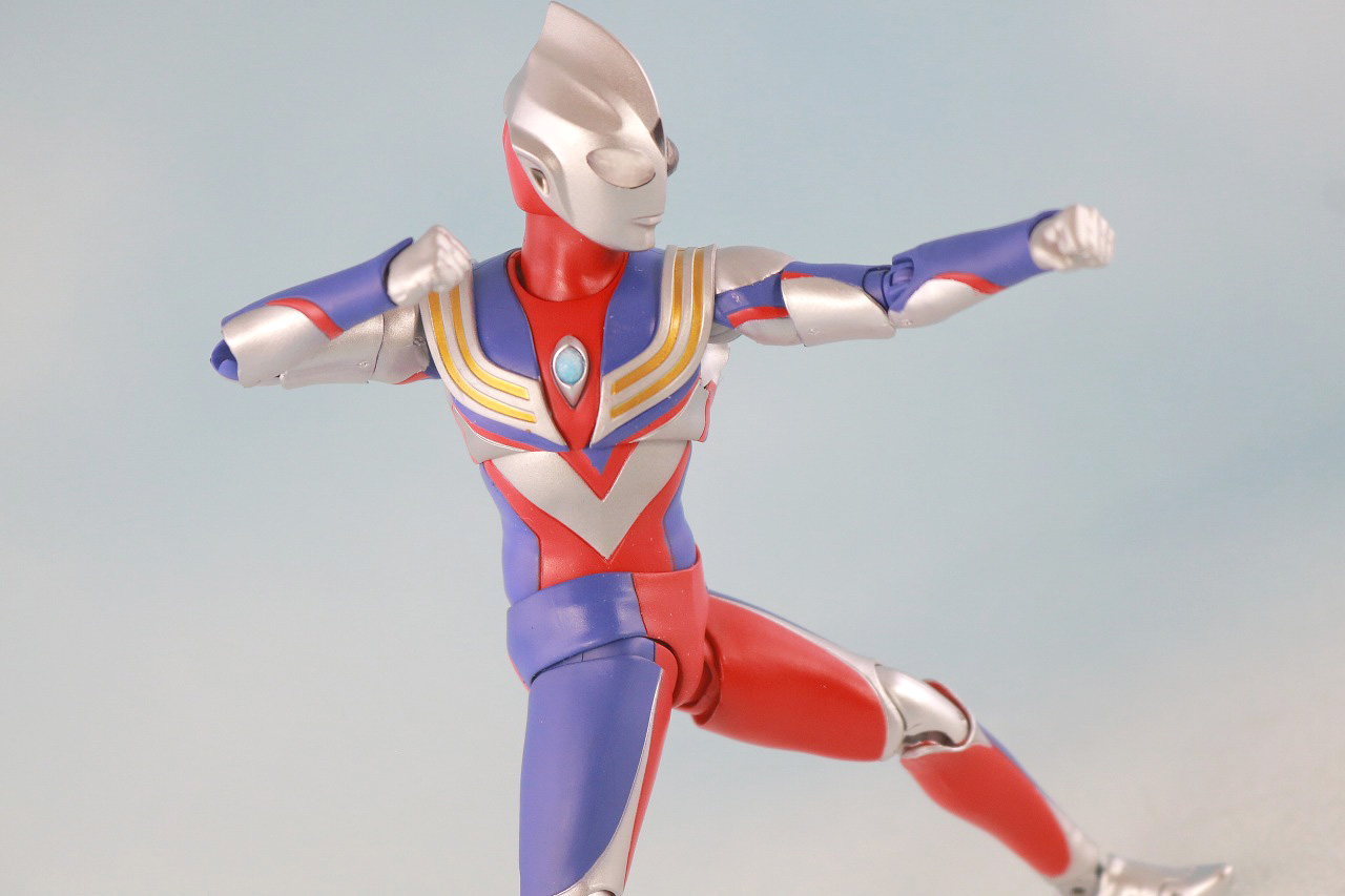 S.H.フィギュアーツ　ウルトラマンティガ マルチタイプ　真骨彫製法　レビュー　アクション