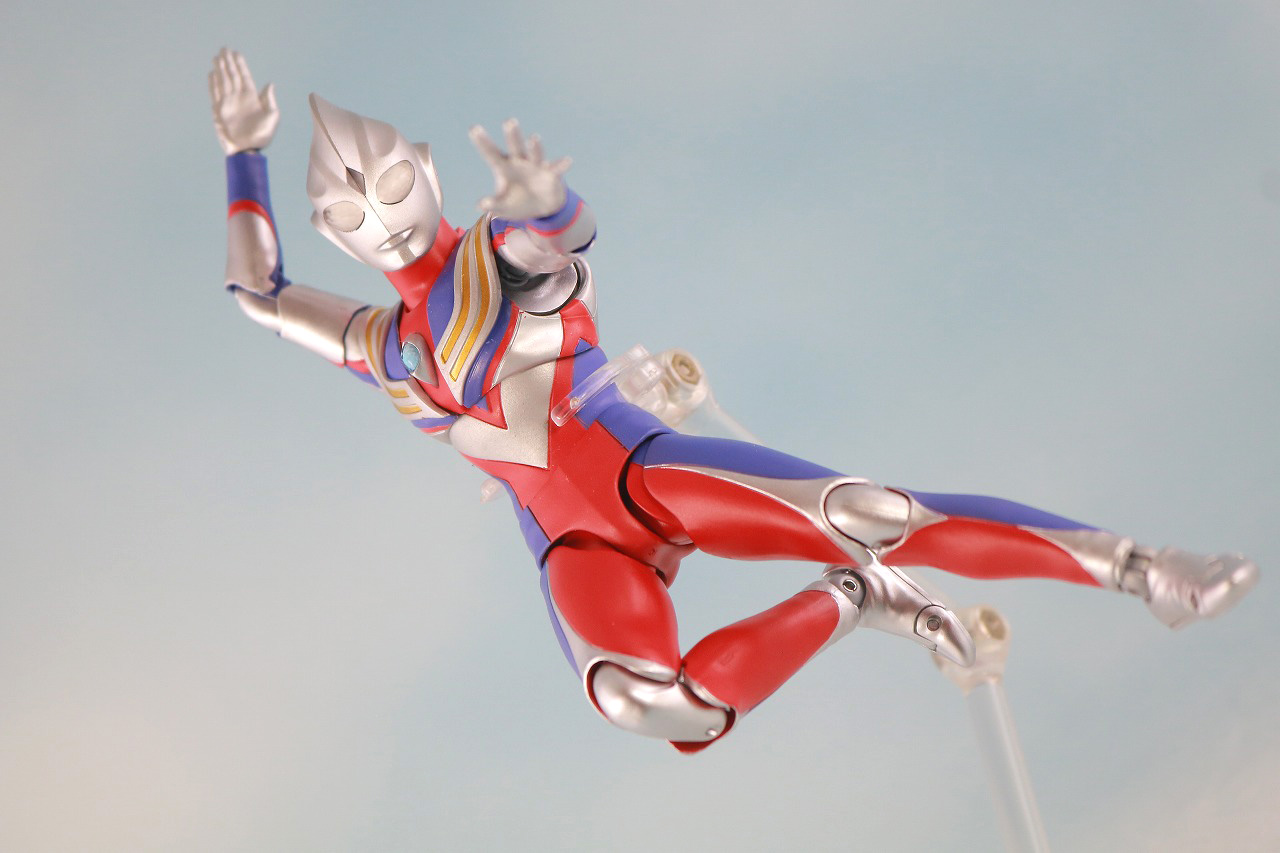 S.H.フィギュアーツ　ウルトラマンティガ マルチタイプ　真骨彫製法　レビュー　アクション