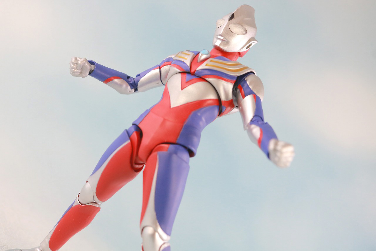 S.H.フィギュアーツ　ウルトラマンティガ マルチタイプ　真骨彫製法　レビュー　アクション