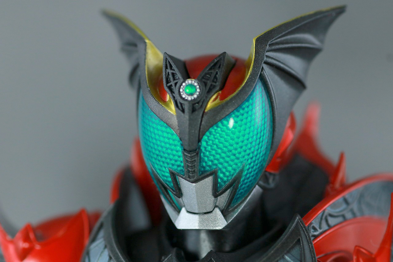 S.H.フィギュアーツ　仮面ライダーダークキバ　真骨彫製法　レビュー　本体