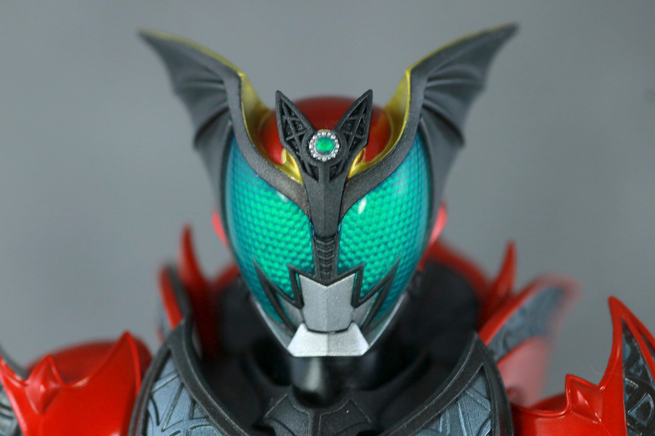 S.H.フィギュアーツ　仮面ライダーダークキバ　真骨彫製法　レビュー　本体