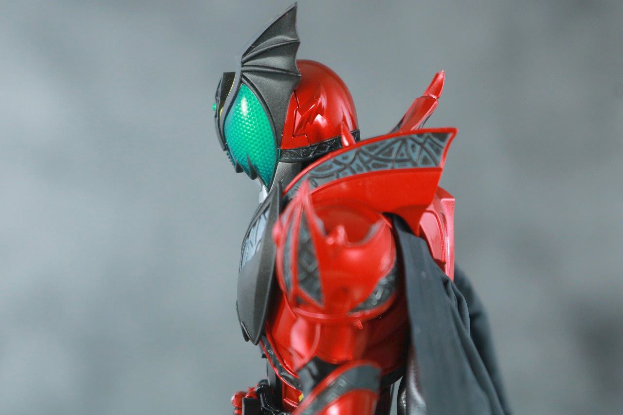 S.H.フィギュアーツ　仮面ライダーダークキバ　真骨彫製法　レビュー　可動範囲