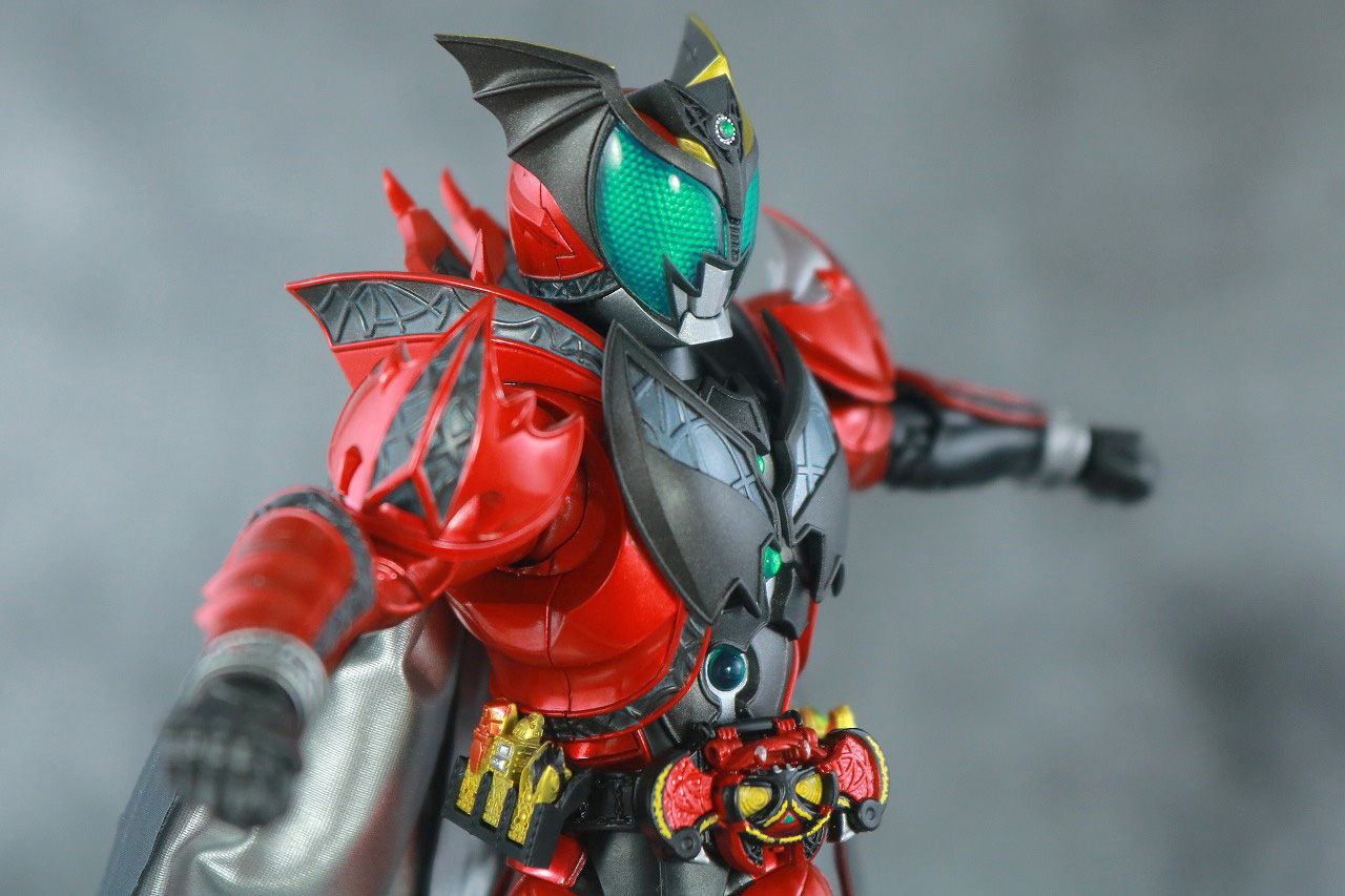 S.H.フィギュアーツ　仮面ライダーダークキバ　真骨彫製法　レビュー　可動範囲