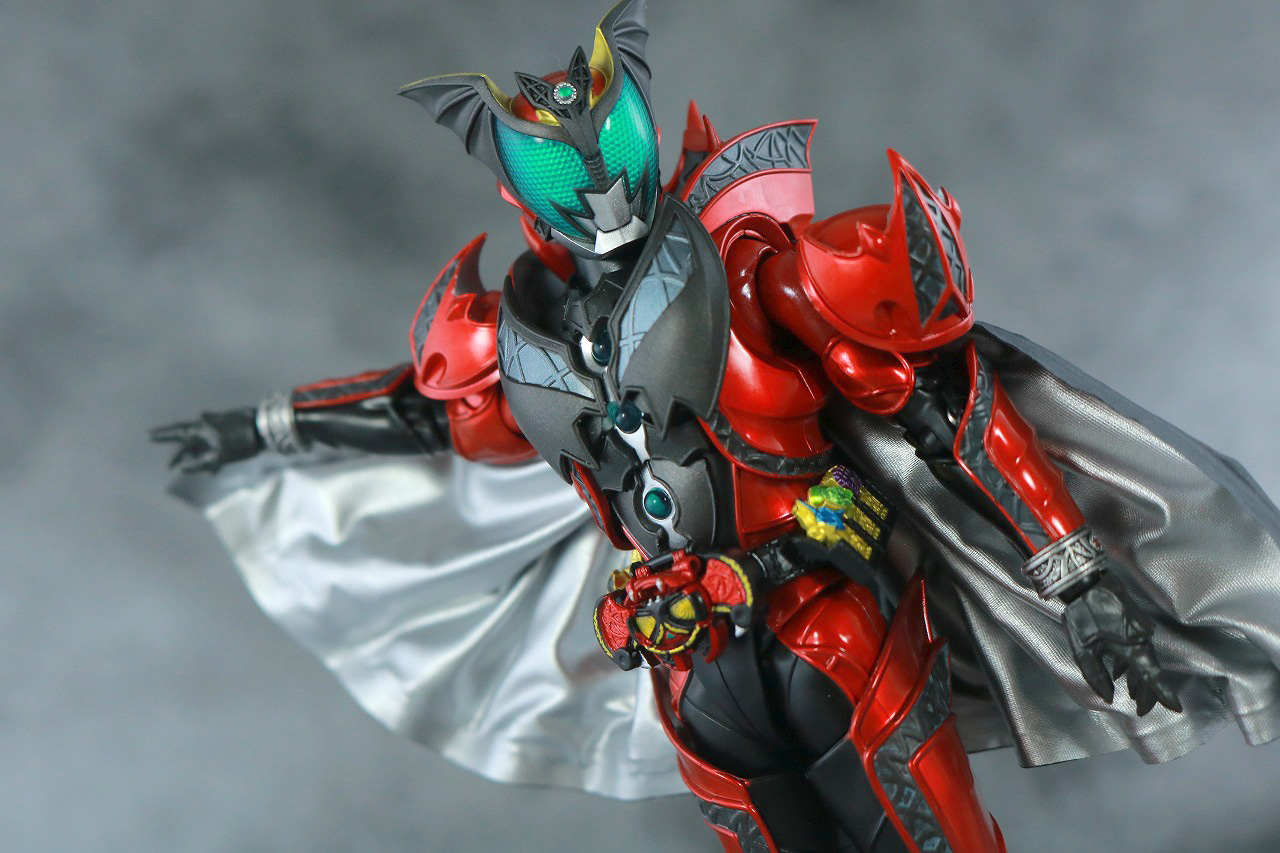 S.H.フィギュアーツ　仮面ライダーダークキバ　真骨彫製法　レビュー