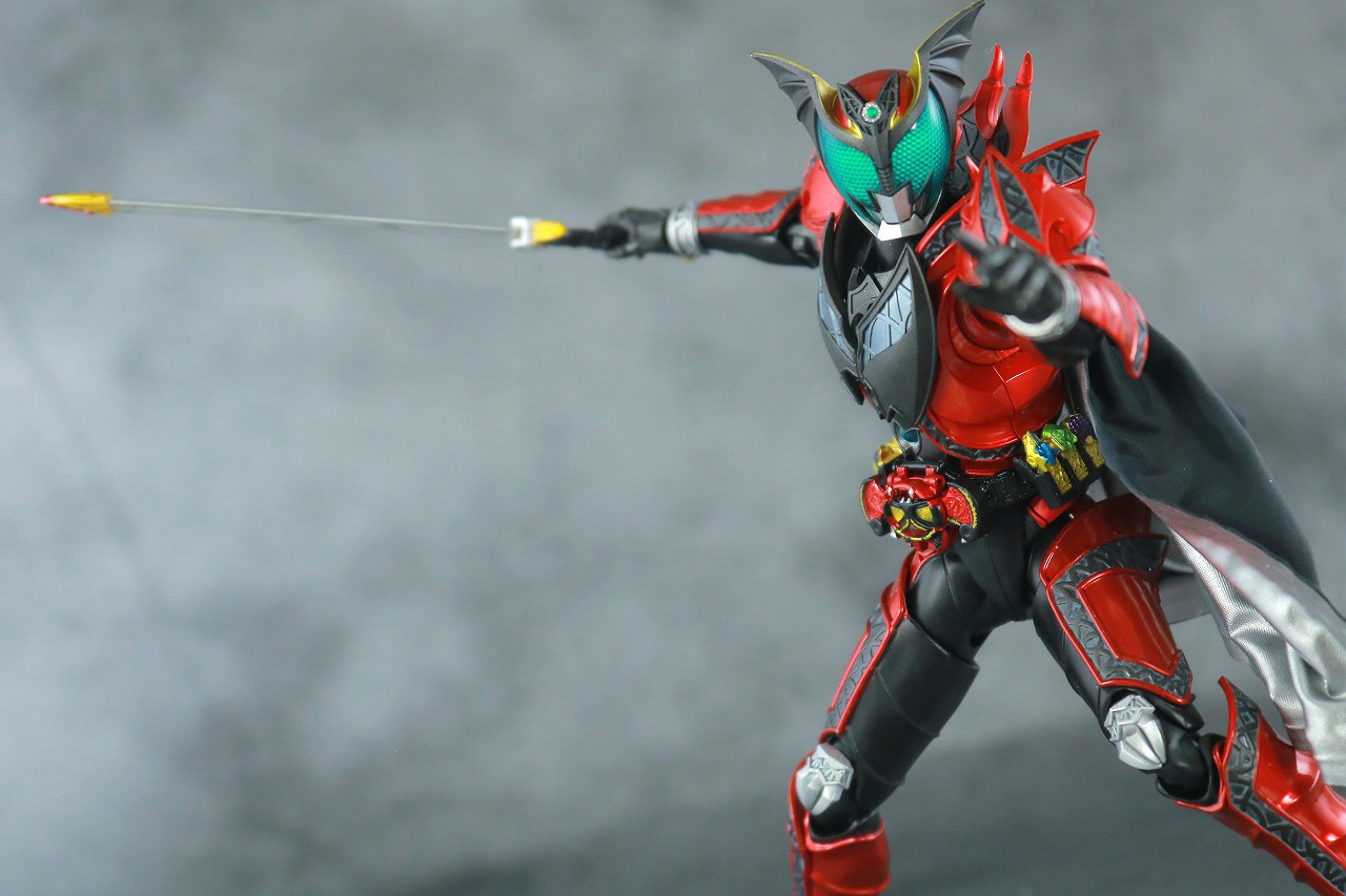 S.H.フィギュアーツ　仮面ライダーダークキバ　真骨彫製法　レビュー　アクション