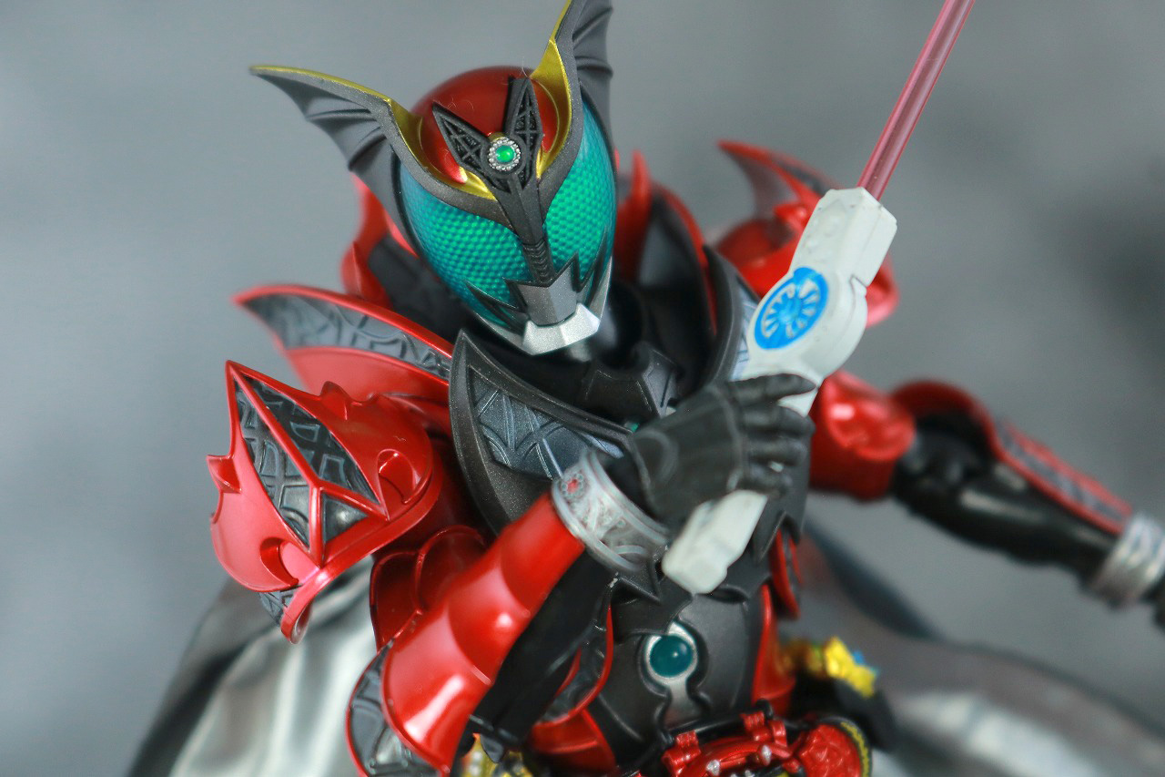 S.H.フィギュアーツ　仮面ライダーダークキバ　真骨彫製法　レビュー　アクション