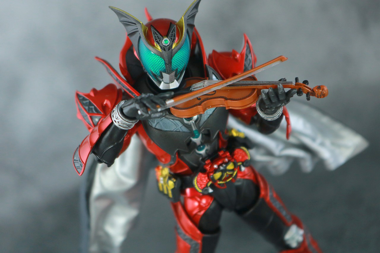 S.H.フィギュアーツ　仮面ライダーダークキバ　真骨彫製法　レビュー　アクション