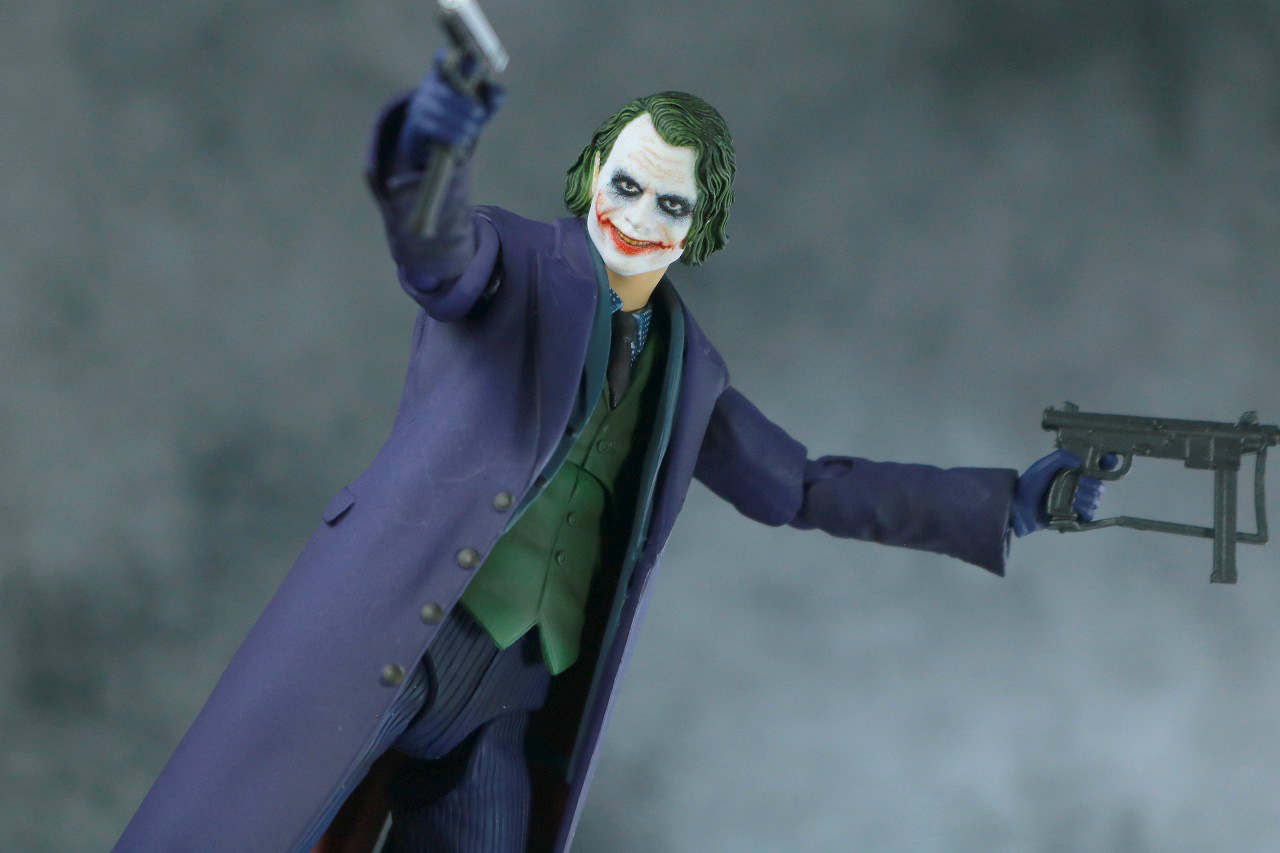 MAFEX　ジョーカー　Ver.2　レビュー　アクション