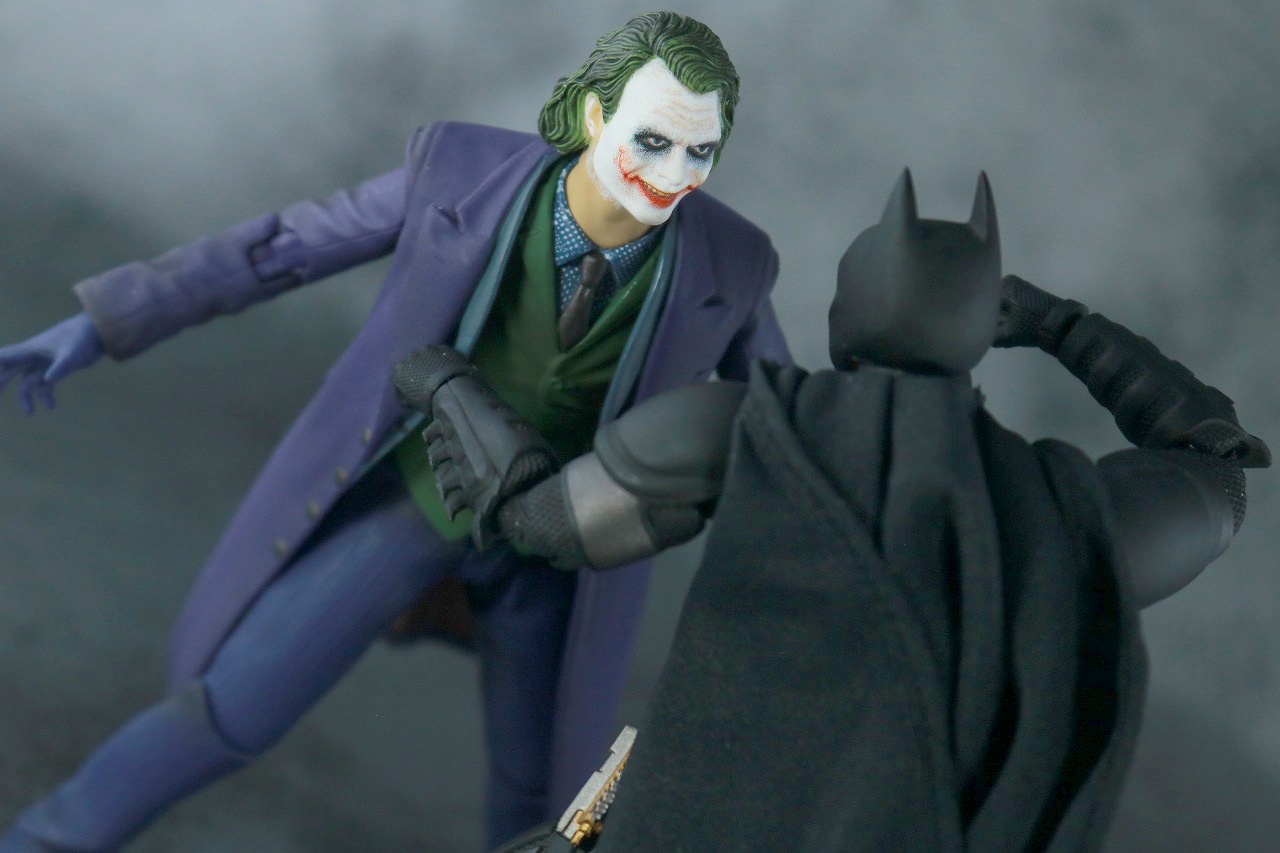 MAFEX　ジョーカー　Ver.2　レビュー　アクション　バットマン