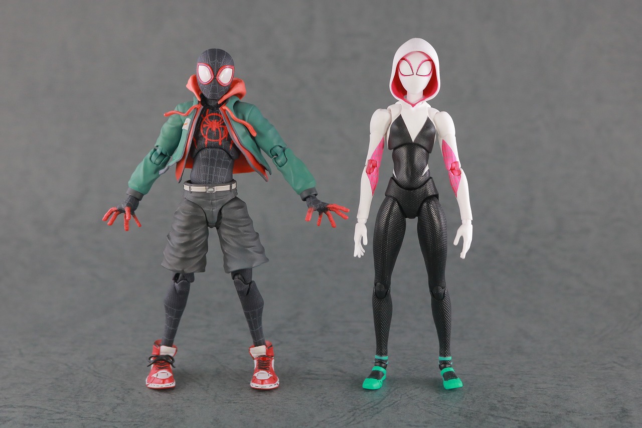 MAFEX　スパイダーグウェン　レビュー　本体　千値練　スパイダーマン　マイルス・モラレス　比較