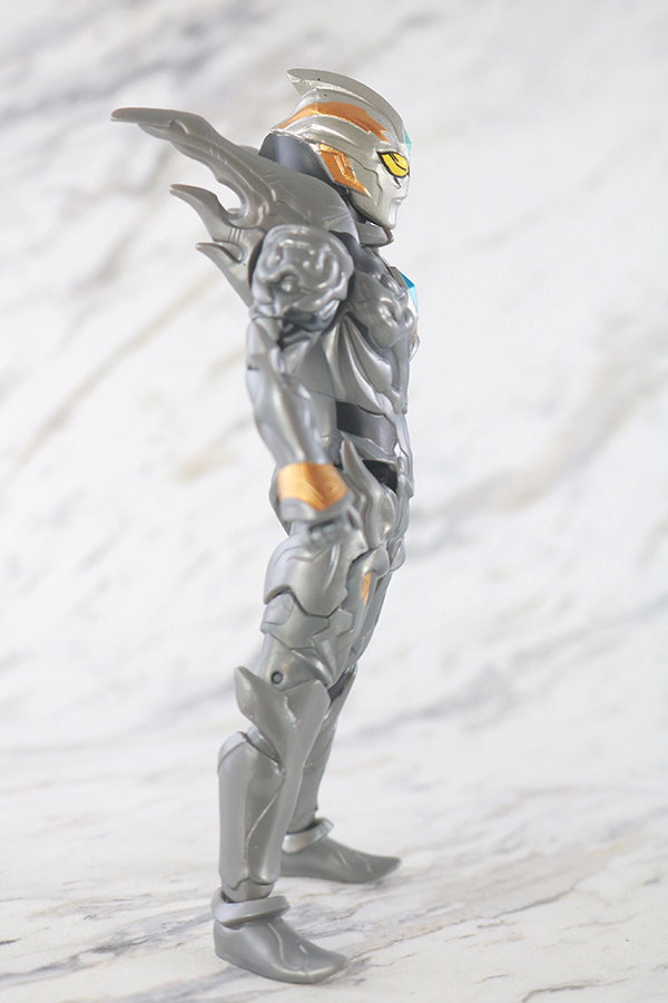 ウルトラアクションフィギュア　トリガーダーク　レビュー　本体