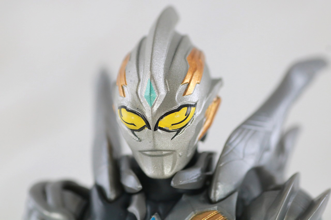 ウルトラアクションフィギュア　トリガーダーク　レビュー　本体