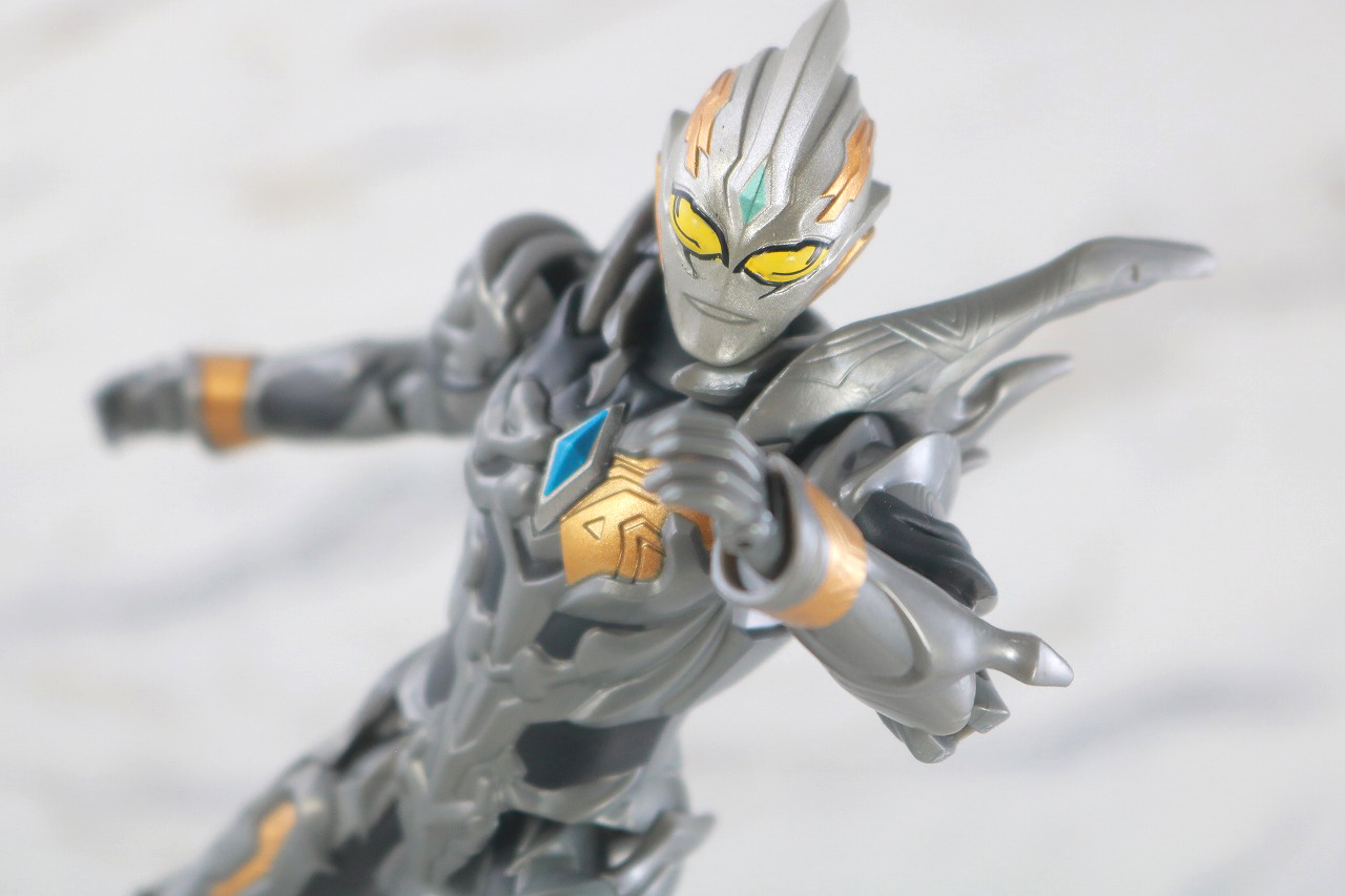 ウルトラアクションフィギュア　トリガーダーク　レビュー