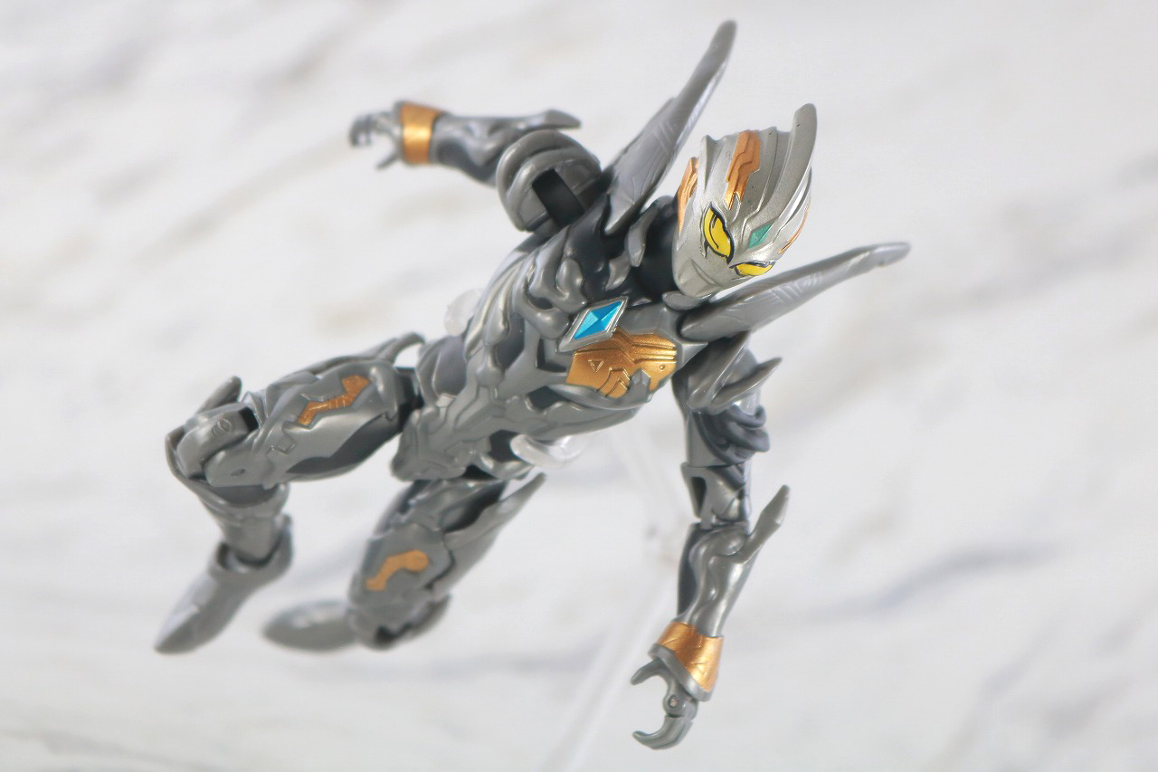 ウルトラアクションフィギュア　トリガーダーク　レビュー　アクション