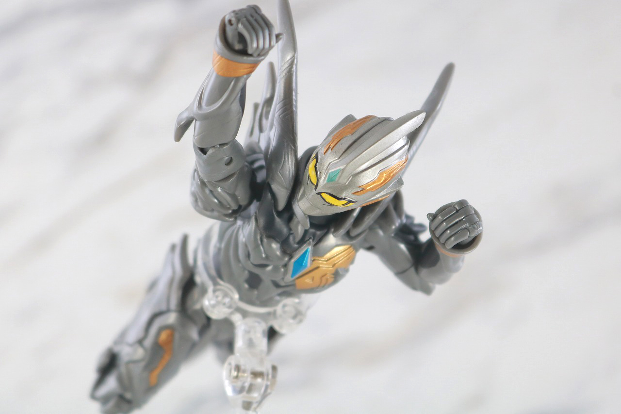 ウルトラアクションフィギュア　トリガーダーク　レビュー　アクション