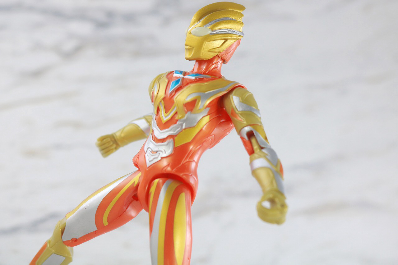 ウルトラアクションフィギュア　グリッタートリガーエタニティ　レビュー　アクション