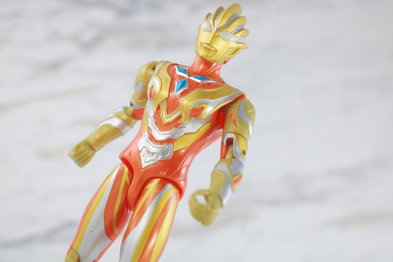 ウルトラアクションフィギュア　グリッタートリガーエタニティ　レビュー　アクション