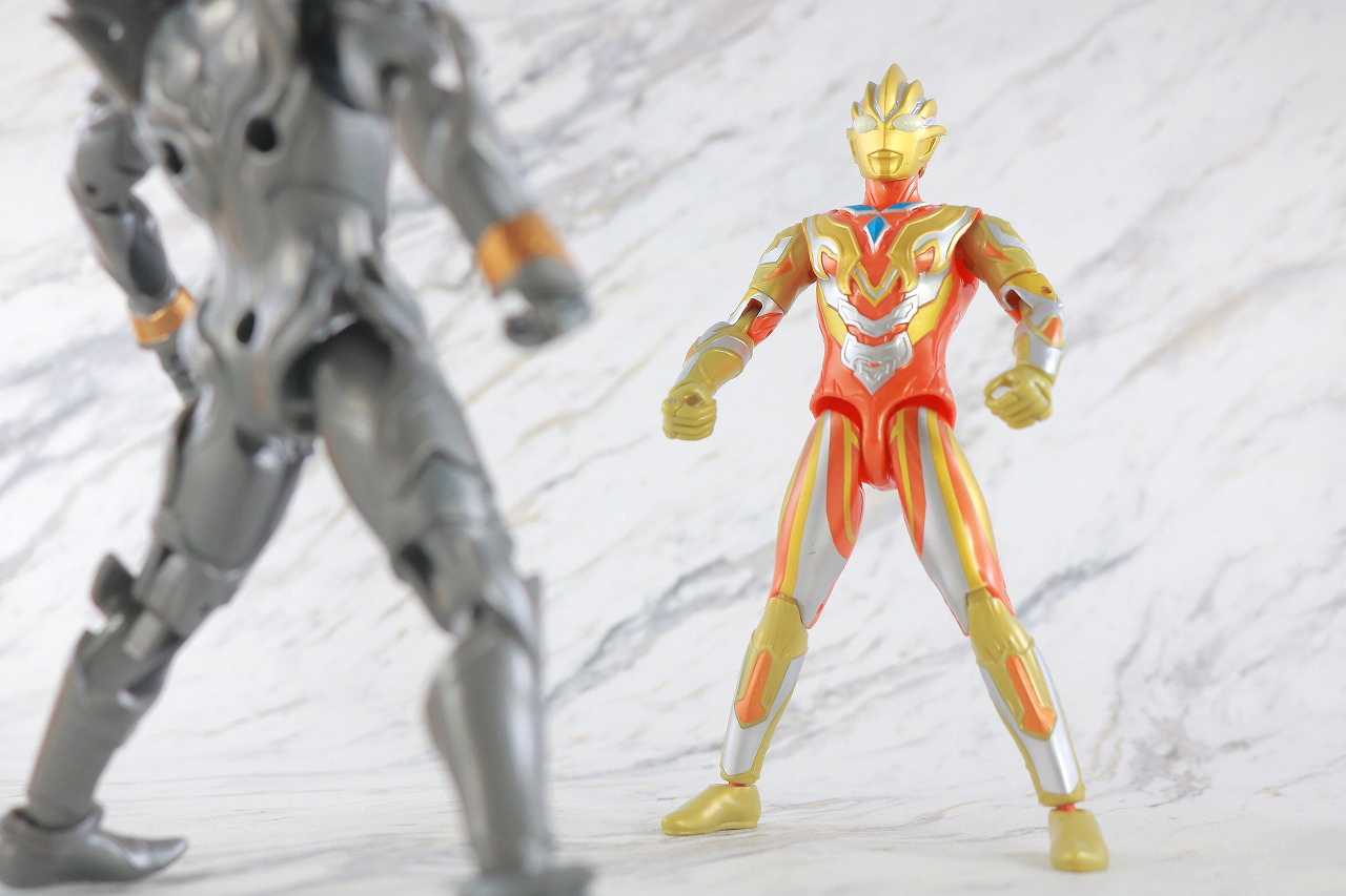 ウルトラアクションフィギュア　グリッタートリガーエタニティ　レビュー　アクション