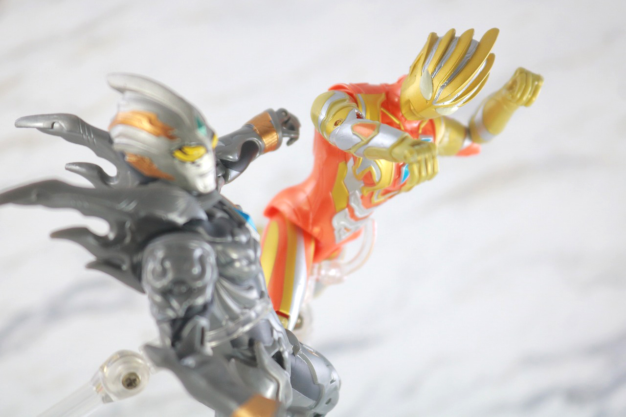 ウルトラアクションフィギュア　グリッタートリガーエタニティ　レビュー　アクション