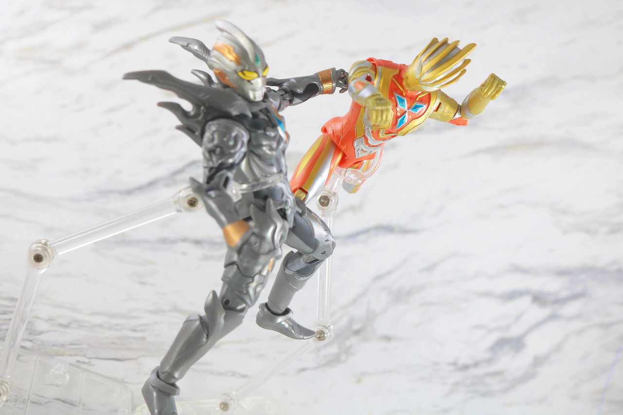 ウルトラアクションフィギュア　グリッタートリガーエタニティ　レビュー　アクション