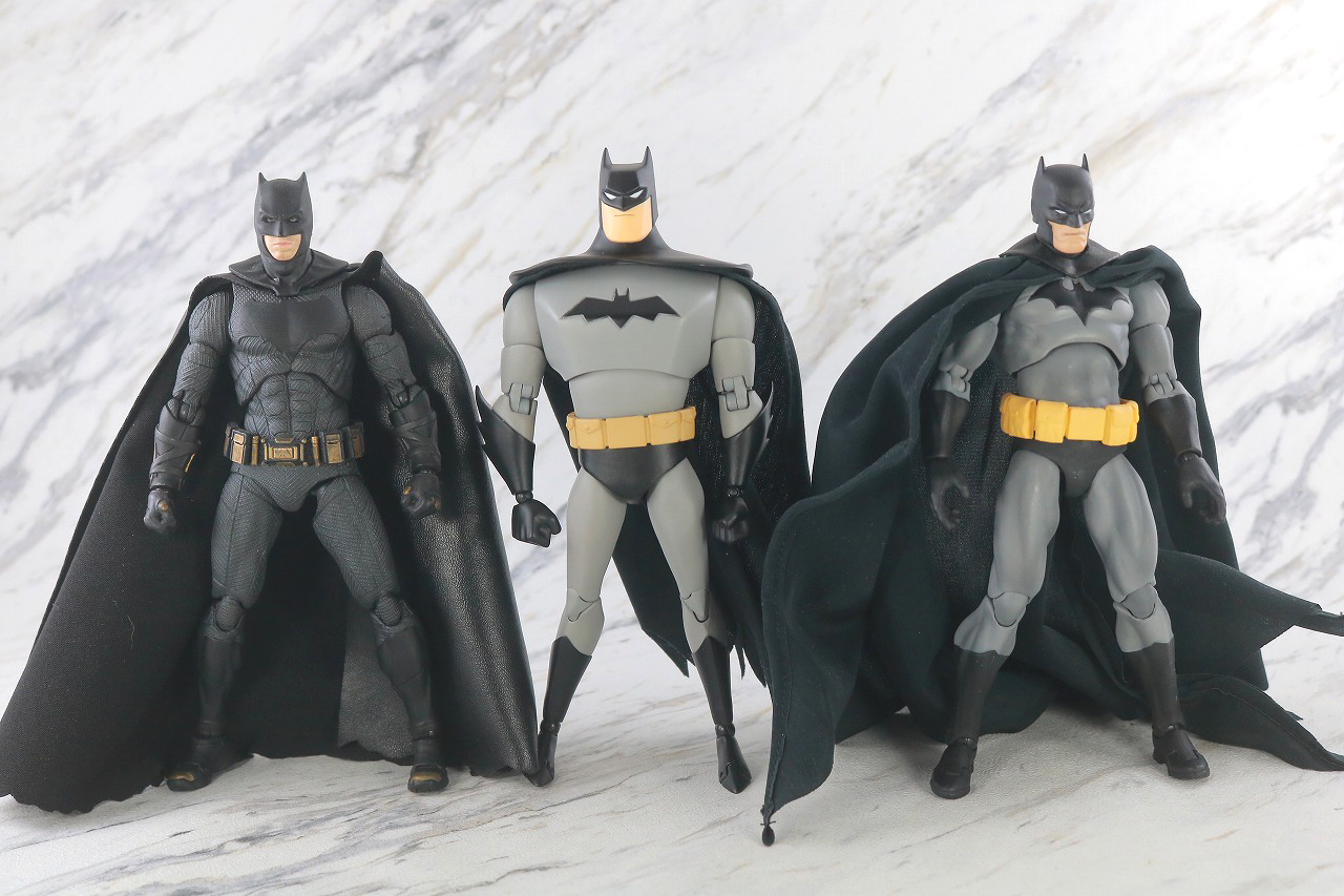 MAFEX　バットマン　THE NEW BATMAN ADVENTURES　レビュー　本体　ジャスティス・リーグ　HUSH　比較