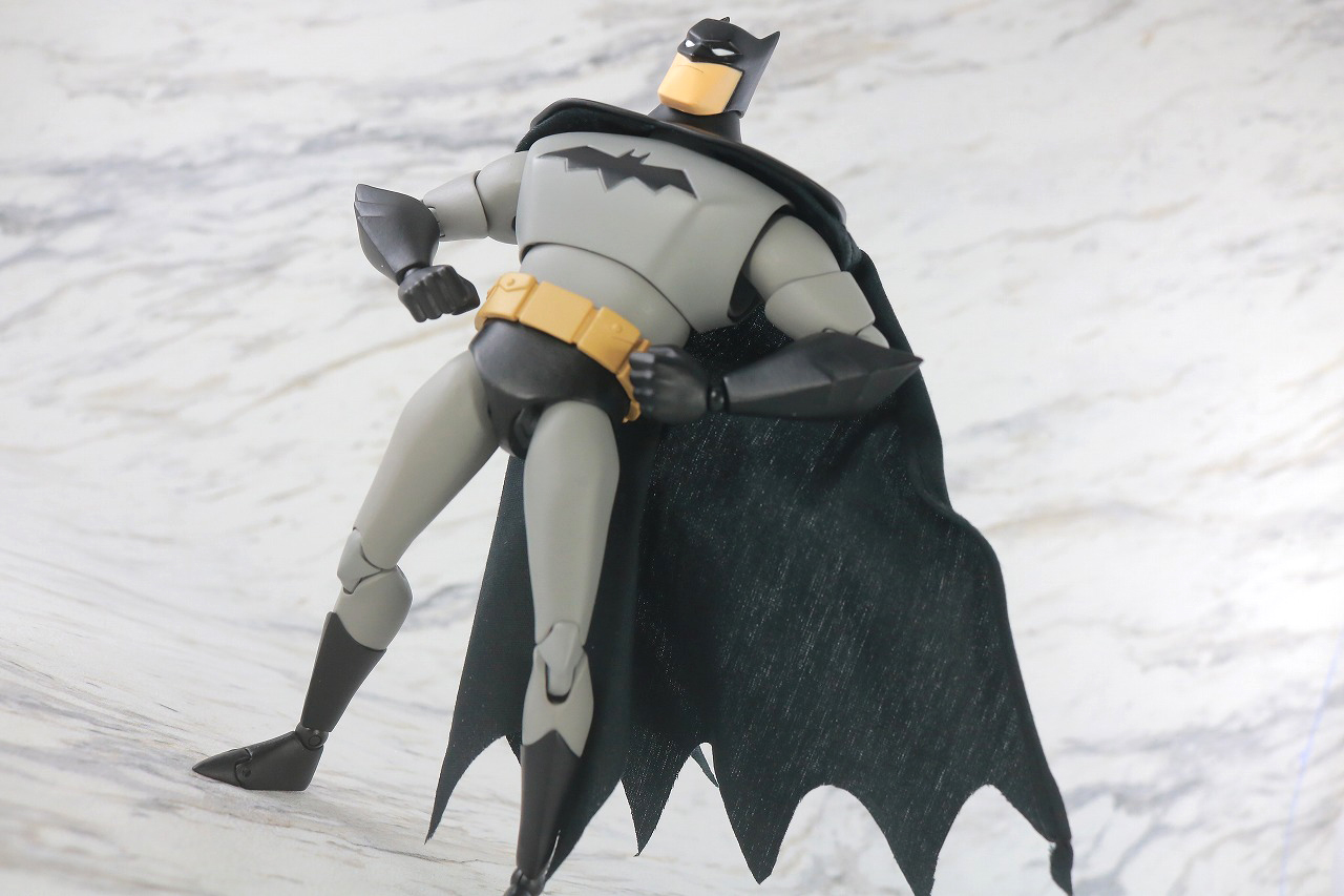 MAFEX　バットマン（『THE NEW BATMAN ADVENTURES』）　レビュー