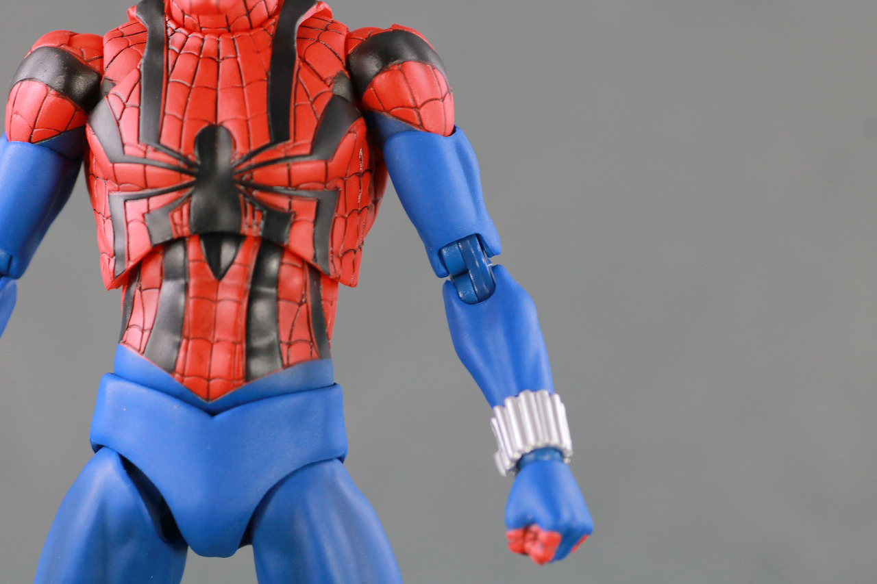 MAFEX　スパイダーマン　ベン・ライリー　レビュー　本体